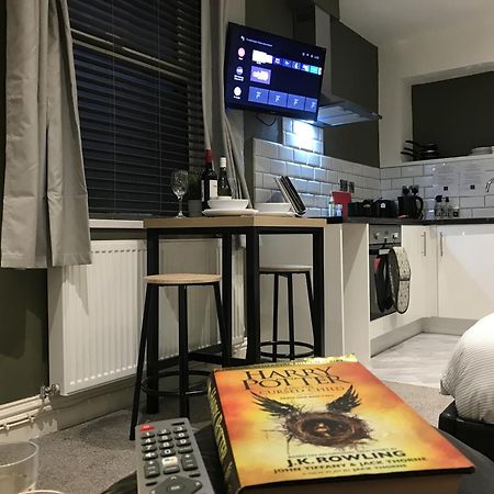 Contemporary 1 Bed Studio For Comfy Stay In Wigan Zewnętrze zdjęcie